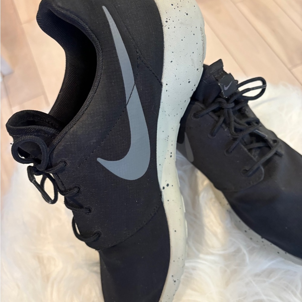 Nike Roshe One Men’s 11